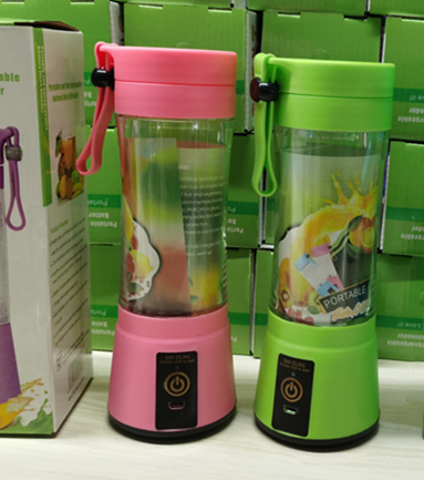 Portable Blender: USB Rechargeable